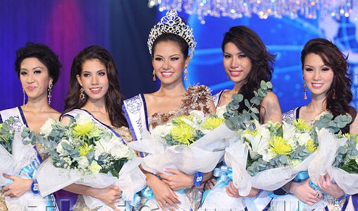 หนูสิ หลาน หนู มิเตอร์ คว้ามงกุฎมิสไทยแลนด์เวิลด์ 2010