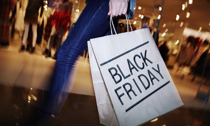 Black Friday 2016 มีโปรเด็ดอะไร แบรนด์ไหนลดเยอะ จนน่าสอย สาวๆ มามุง!