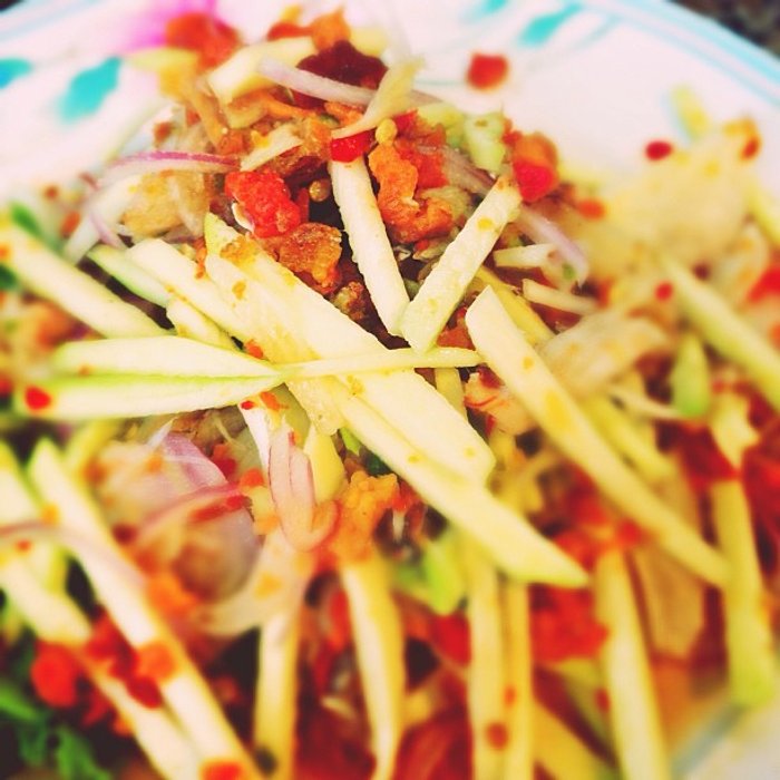 เมนูอร่อยแซ่บโดนใจ ยำมะม่วงกุ้งสดรสเด็ด