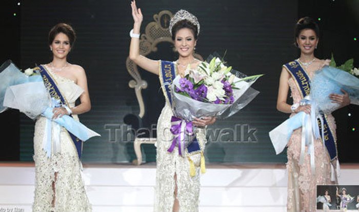 โบว์ลิ่ง ปริศนา คว้ามงกุฎ นางสาวไทย 2555