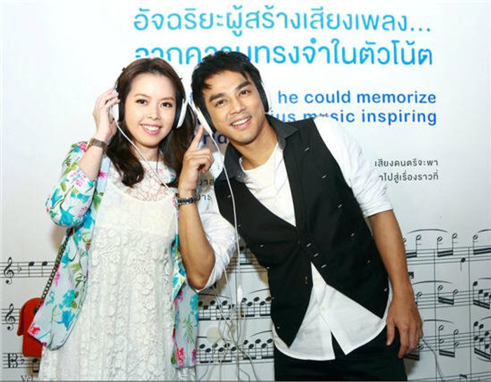 2 ครอบครัวคนดัง ร่วมเยี่ยมชมงานเอนฟา เบรน เอ็กซ์โป