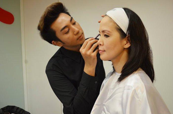 เคล็ดลับดูแลผิวหน้า และแต่งหน้าให้ดูอ่อนเยาว์