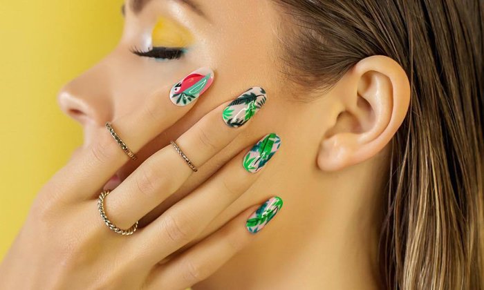 เล็บสวยรับหน้าร้อนกับไอเดียแต่งเล็บ Hawaii Nails อินเทรนด์แบบไม่ซ้ำใคร