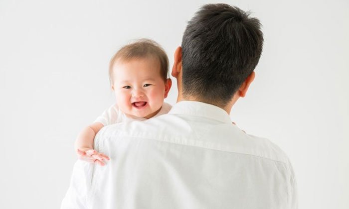 ผลสำรวจเผย คุณพ่อญี่ปุ่นใช้เวลาอยู่กับลูกในวันธรรมดาน้อยที่สุด
