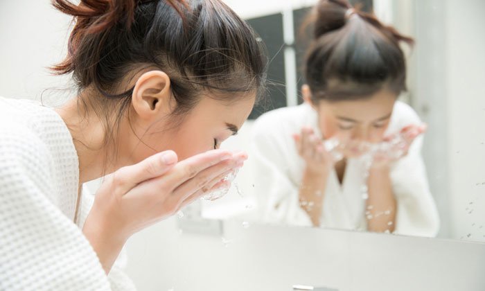 7 วิธีดูแลผิวให้สวยใสสุขภาพดี อยากผิวสวย อวดใครต่อใคร ต้องลอง !
