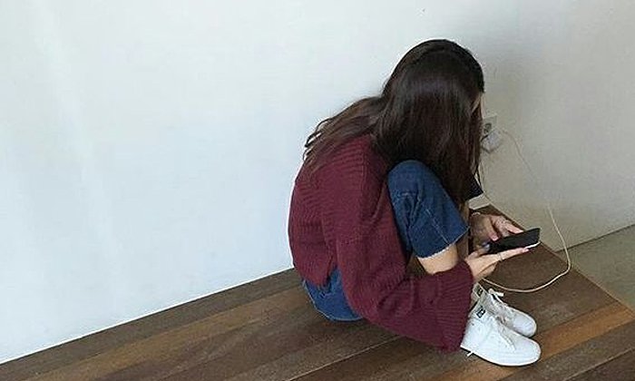 5 เหตุผลที่จะบอกว่า ทำไมผู้หญิงบางคนยังแอบส่องแฟนเก่าอยู่