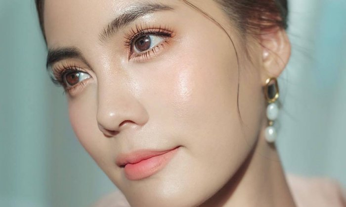 รวมเมคอัพลุคปังๆ ของดาราไทย โชว์งานผิวสวย ไม่ต้องโบกให้หนา