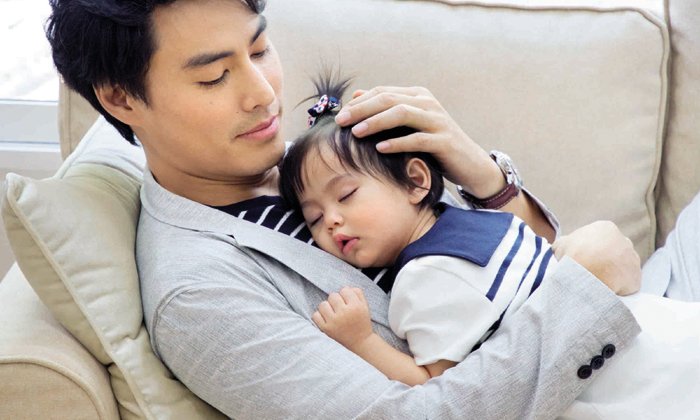 "นาวิน ต้าร์" และ "น้องลูก้า" ถ่ายแฟชั่นโชว์ความพ่อลูกสุดน่ารักปก Amarin Baby & Kids