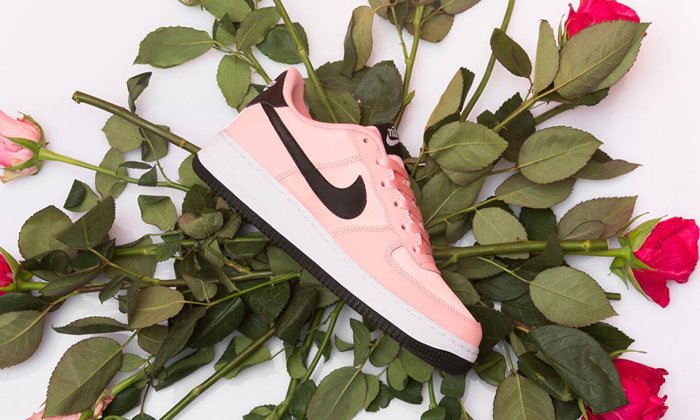 แท็กแฟนด่วนๆ จะวาเลนไทน์แล้วจะเอา NIKE AIR FORCE 1 BLACK PINK-FLOWER