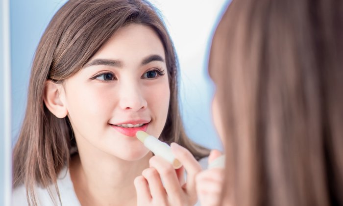 6 ลิปมันเปลี่ยนสี ราคากรุบกริบ ช่วยให้ปากดูฉ่ำเว่อร์