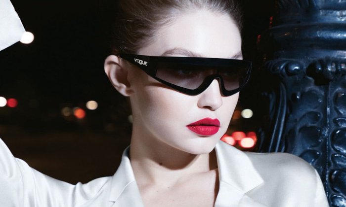 Gigi Hadid x Vogue Eyewear เฉลิมฉลองสองปีแห่งการร่วมมืออันสร้างสรรค์