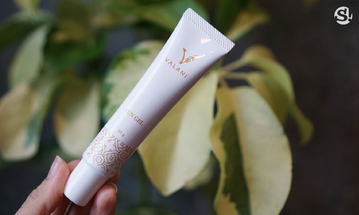 กันแดดเนื้อเจลใส “Valani Sun Gel” ช่วยกู้ผิวคล้ำแดด ซึมไวไม่เหนียวเหนอะหนะ ทาทับเมคอัพได้