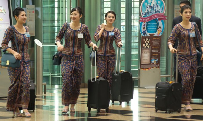 พาดูชุดแอร์โฮสเตส 10 สายการบินเริ่ดทุกชุด