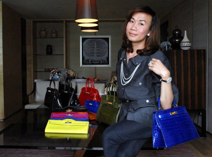 ชีวิตไฮโซลาวสุดแซ่บ เมย์ สองใหญ่ แบรนด์เนมพราวทั้งร่าง
