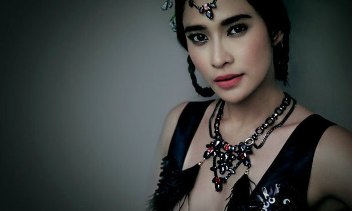 Ploy Chermarn Wallpaper : She's The One and Only