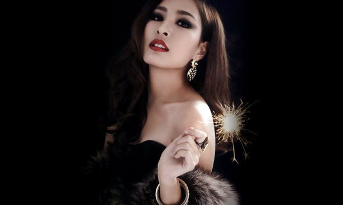 Paule Ponphan Wallpaper : Ritzy Business