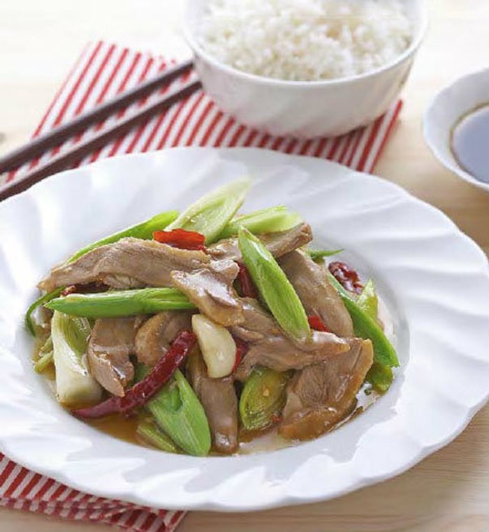 เป็ดพะโล้ผัดต้นกระเทียม
