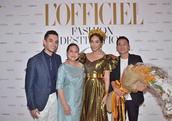 “พลอย” โชว์ฟินาเล่ สีทองอร่ามสุดหรู !!! ฉลองครบรอบ 3 ปี นิตยสาร L’Officiel Thailand