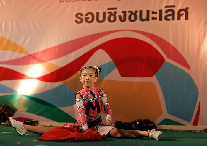 “น้องบลิงค์-ชญาดา” เด็กไทยไปจูงมือนักเตะ พิธีเปิด ฟุตบอลโลก 2014