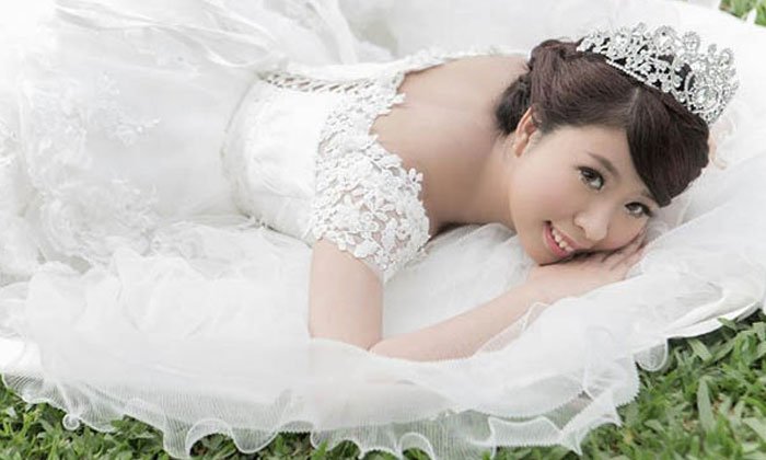 สวยสลด! สาวป่วยมะเร็ง รอคนที่ใช่ไม่ไหว ตัดสินใจถ่ายรูปแต่งงานคนเดียว