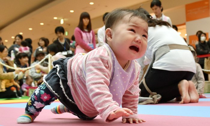 ญี่ปุ่นทำสติกเกอร์บอกคุณแม่ ไม่ต้องกลัวว่าจะรำคาญที่ลูกงอแง