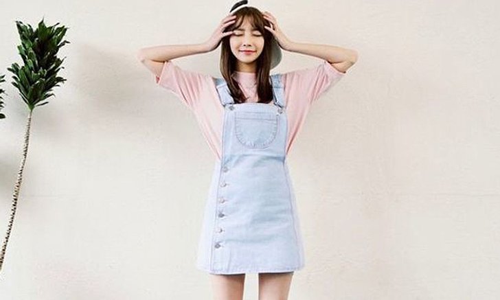 ใส่เอี๊ยมกับ Sneakers อย่างไรให้ Match แบบลงตัวสุดๆ