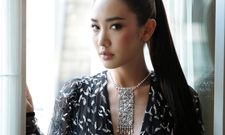 "มิน พีชญา" ร่วมงาน Paris haute couture ในลุคหรู พร้อมสร้อยคอเพชรกว่า 40 ล้านบาท