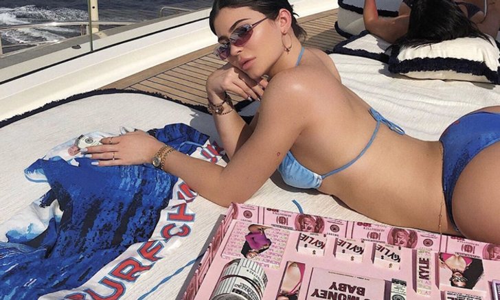Kylie Jenner ปล่อยคอลเลคชั่นใหม่เนื่องในโอกาสครบรอบ 22 ปี แฟนๆ ห้ามพลาด