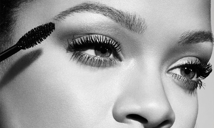 Rihanna ปล่อย "Fenty Beauty Mascara" มาสคาร่าเพื่อขนตายาวเด้ง และสะพรึง