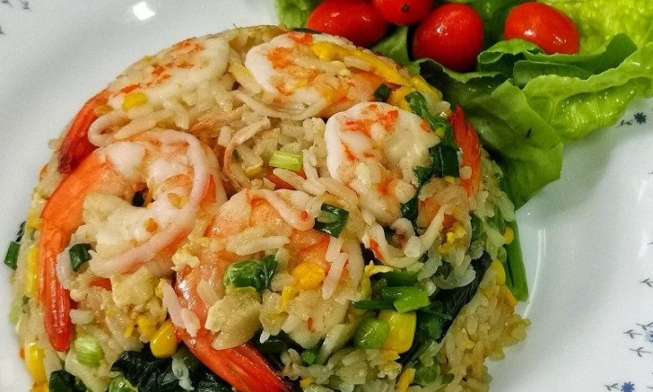 ชวนเข้าครัวทำ "ข้าวผัดกุ้ง" สไตล์คาเฟ่ กุ้งเน้นๆ ผัดด้วยกระทะไฟแรง