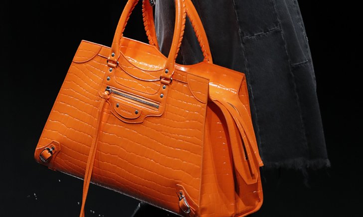 ฉลองครบรอบ 20 ปีกระเป๋าหนังสุดคลาสสิค Balenciaga Neo Classic