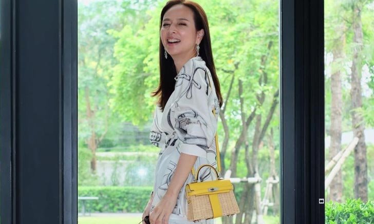 "มาดามแป้ง นวลพรรณ" เผยไม่มีกั๊ก กระเป๋าแบรนด์เนมใบแรก พร้อมกระเป๋าหรูใบโปรด