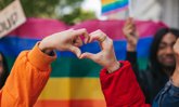 วิธีสนับสนุนและเข้าใจคนใกล้ตัวที่เป็น LGBTQ+ ด้วยหลัก Mental health