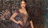"อุ้ม ทวีพร" กับลุคนางพญาสุดแซ่บ ร่วมงานใหญ่ที่อินโดนีเชีย