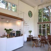 คาเฟ่ “บ้านในหมง” ของ “มุก มุกดา” พร้อมไอเดียรับอาสาสมัครสวนเกษตรอินทรีย์
