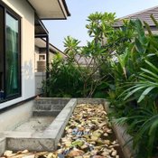 DIY “มุมพักผ่อนพร้อมบ่อปลา” ลงทุนลงแรงเอง ไม่จ้างช่าง งบประมาณ 9000 บาท
