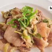 หมูสามชั้นผัดมิโซะ