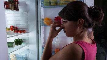 4 วิธีกำจัดกลิ่นทุเรียนออกจากตู้เย็นให้ได้ผล