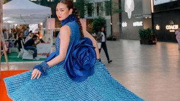 สวยยืนหนึ่ง "แพนเค้ก เขมนิจ" พาผ้าไทยไปอวดตาชาวโลกถึงมุมไบ