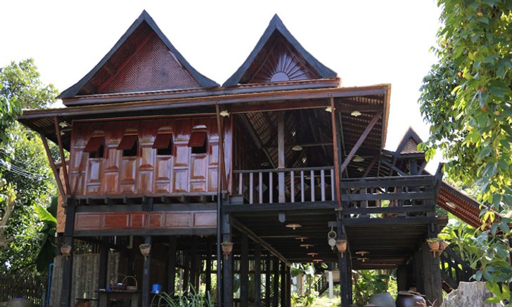 บ้านไม้ยกพื้นสูง แบบบ้านทรงไทยโบราณดั้งเดิม