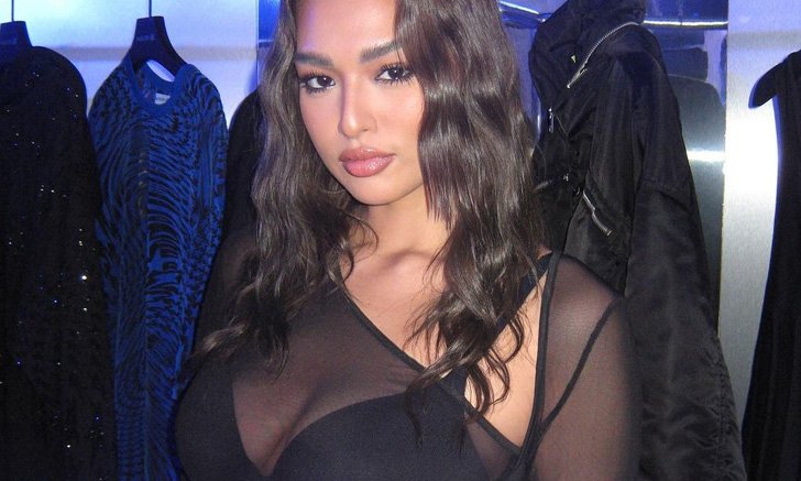 "แอนชิลี" กับลุคเผ็ดๆ ร่วมงาน Mugler x H&M