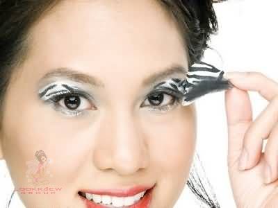 อายแชโดว์แบบแปะ