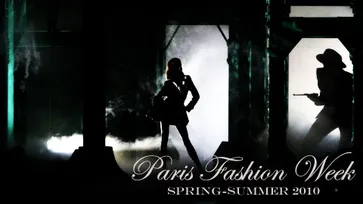 ซูมรันเวย์แฟชั่นบรรดาศักดิ์ ใน Paris fashion Week Spring/summer 2010
