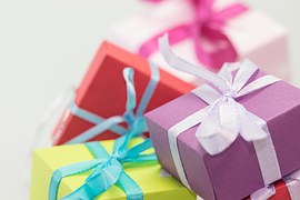 gifts-570821__180