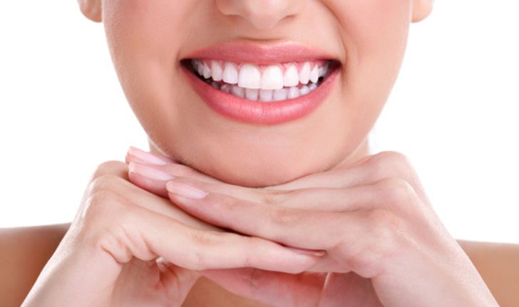 6 วิธีแก้ปัญหาริมฝีปากแห้ง ป้องกันอาการแตกเป็นขุยได้อยู่หมัด