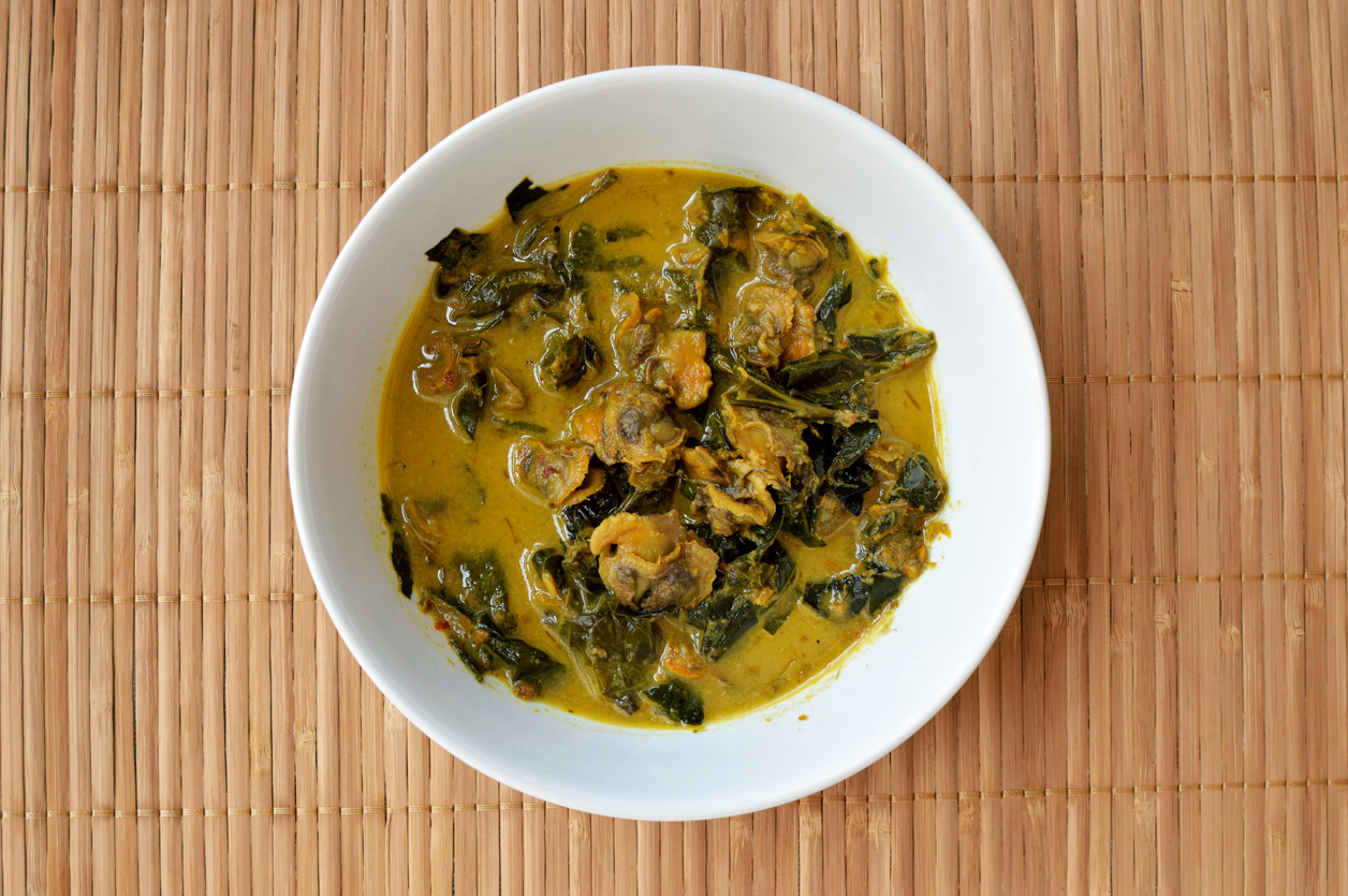 วิธีทำแกงเผ็ดหอยแครงใส่ใบชะพลู เมนูอาหารไทย รสชาติแซ่บอร่อย