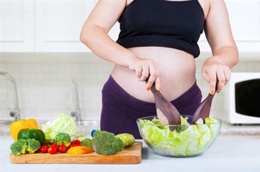 อาหารต้องห้ามกับคุณแม่ตั้งครรภ์ ถ้าไม่อยากให้ทารกน้อยเสี่ยงอันตราย!