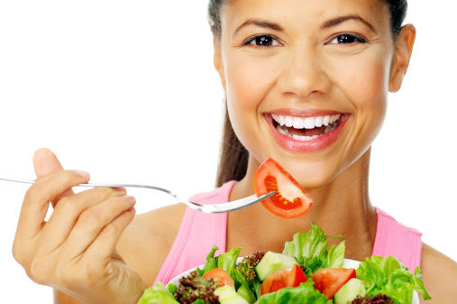 4 วิธีง่ายๆ กินอาหารยังไงให้ห่างไกลปัญหากลิ่นปาก
