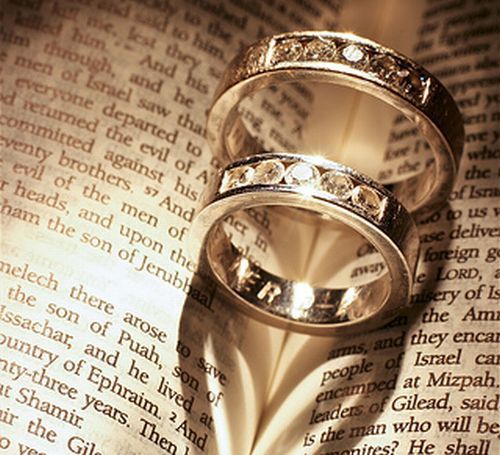 4 ทิปส์เลือกแหวนแต่งงานให้สวยตรงใจ