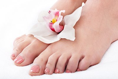 7 วิธีดูแลเล็บเท้าให้สวยสุขภาพดีอย่างน่าหลงใหล